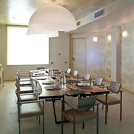 Nu Hotel 4*